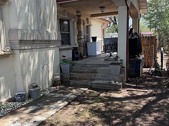4th image of 506 S Polk St
