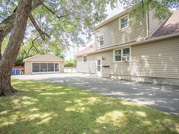 2nd image of 76 Sudbury Ln