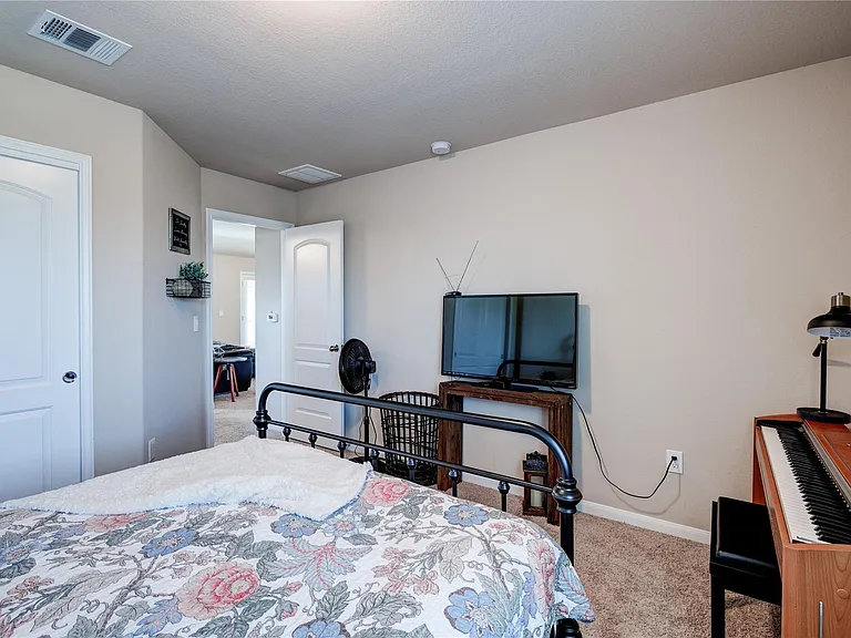 5901 Scenic Lake Dr — Photo 29