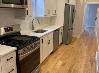22-32 41st St #2R, Astoria, NY 11105