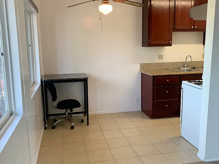 456 E Hullett St #4 — Photo 7