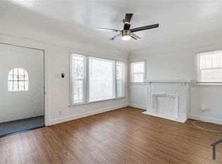 832 W 83rd St, Los Angeles, CA 90044