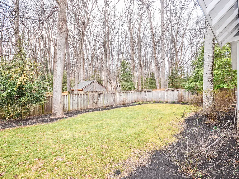 9108 Weant Dr — Photo 54