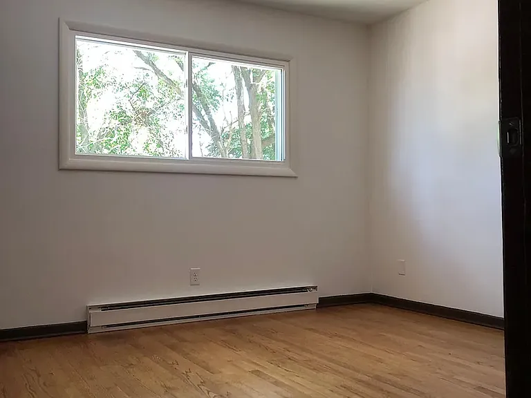 301 Wilshire Dr #3 — Photo 6