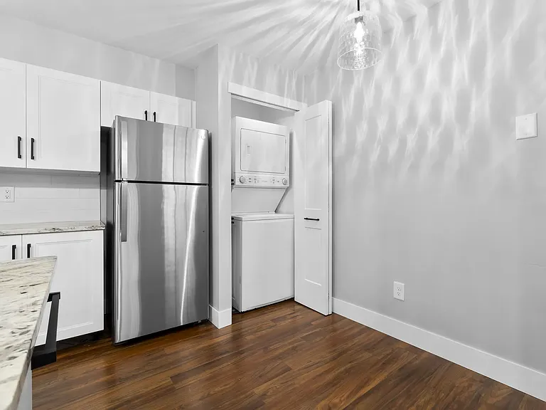 118 Ashton Ct — Photo 10