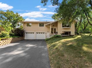8661 Red Oak Dr, Eden Prairie, MN 55347