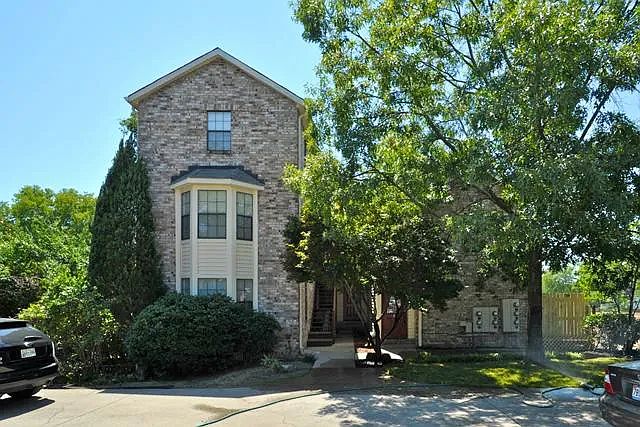 1st image of 515A Chesterfield Ave #A