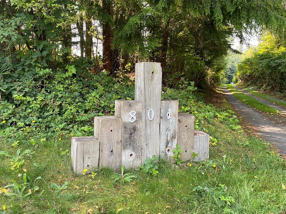 1st image of 801 Nimpkish Heights Rd