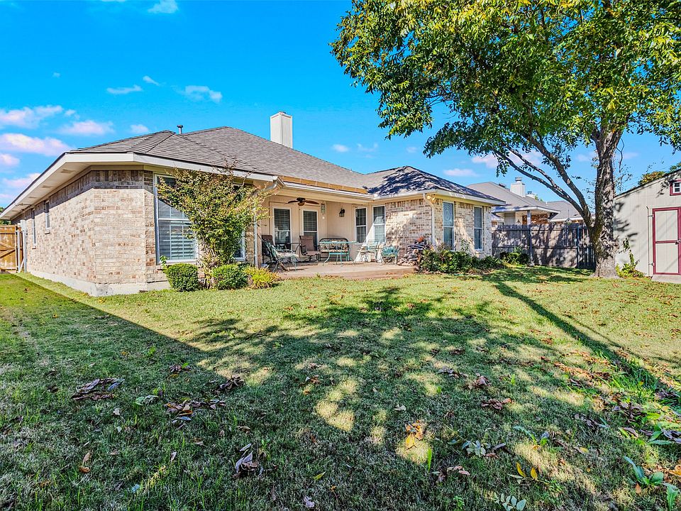 1st image of 507 Azalea Dr