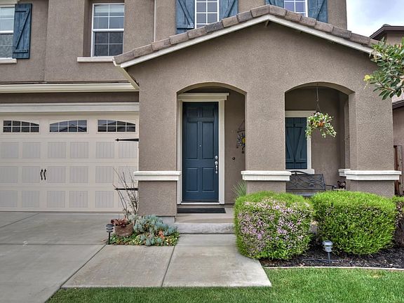 2nd image of 9145 Jardin Way