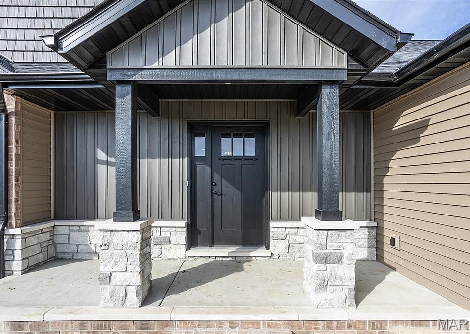 1st image of 224 George Bush Blvd