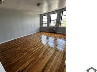 2 Van Cortlandt Park Ave, Yonkers, NY 10701
