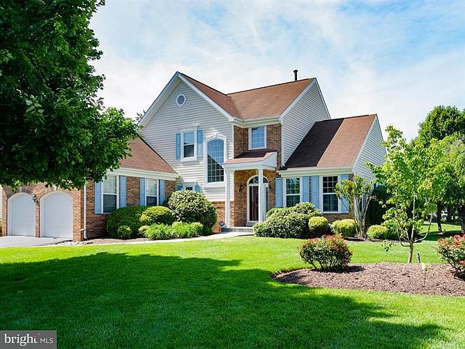 1st image of 44175 Quail Hollow Dr