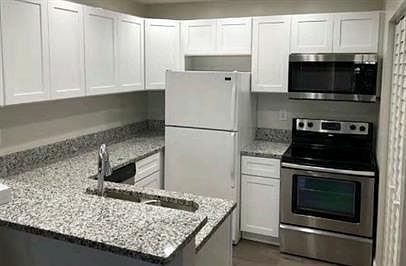 2nd image of 158 W 28th St #17720612