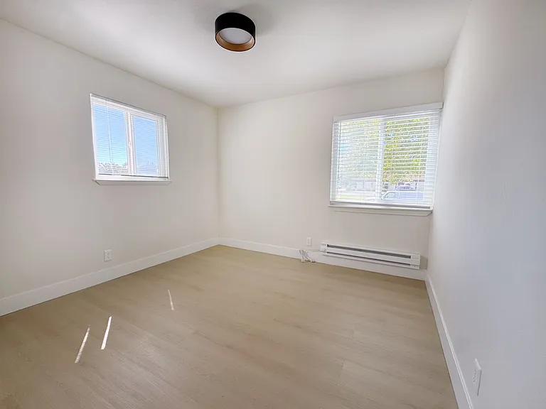 10160-10162 Park Cir E — Photo 15