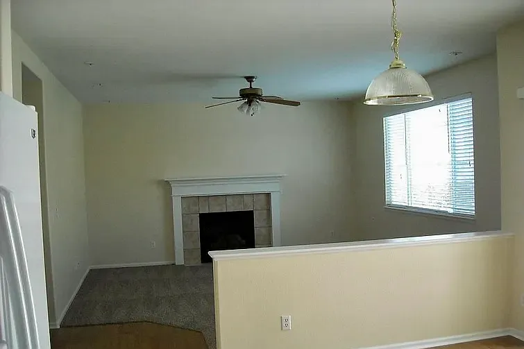 4 bed, 2.5 bath, 2784 sqft, $3,000 — Photo 4