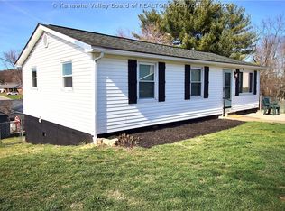 34 Jefferson Park, Hurricane, WV 25526