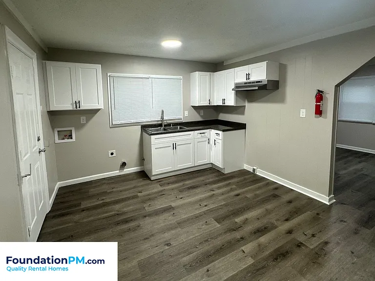 1711 S Sutton Dr — Photo 5