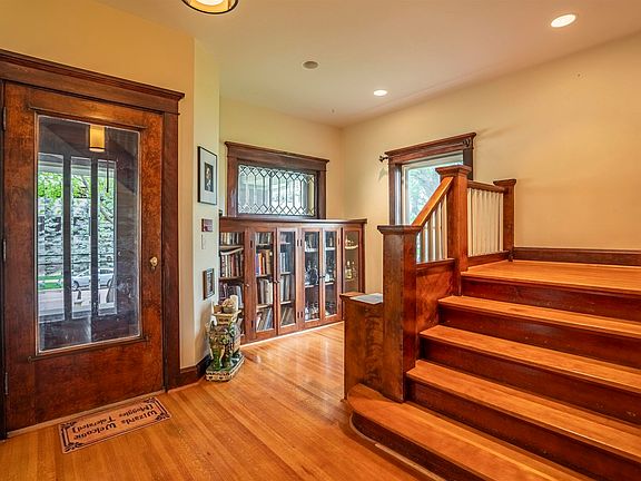 5th image of 2814 Nebraska St