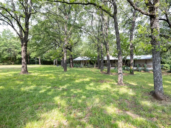 1327 Burrows Chapel Rd, Whitesboro, TX 76273