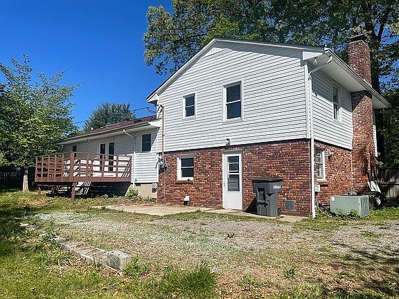 4th image of 935 Glenwood Dr