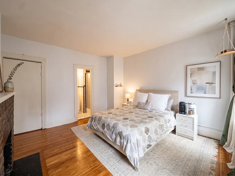 4 Milligan Pl #2F — Photo 2