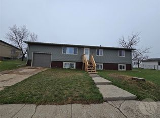 916 Wyoming Ave, Baker, MT 59313