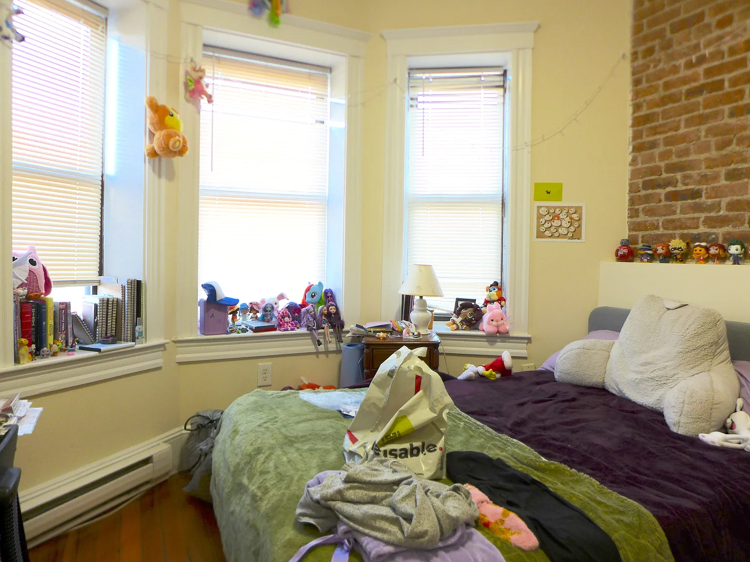 4 bed, 999 sqft, $3,700 — Photo 2