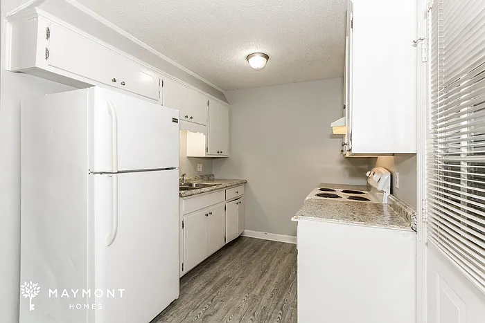 1808 Laredo Dr — Photo 6