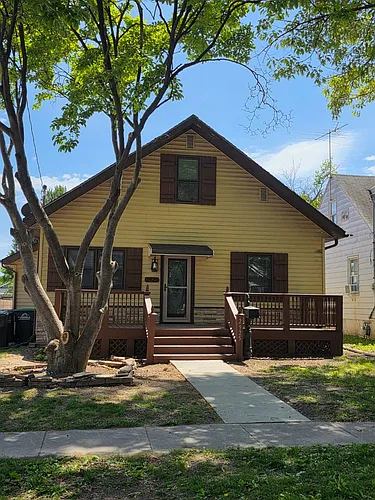 2925 Maple St Photo 1
