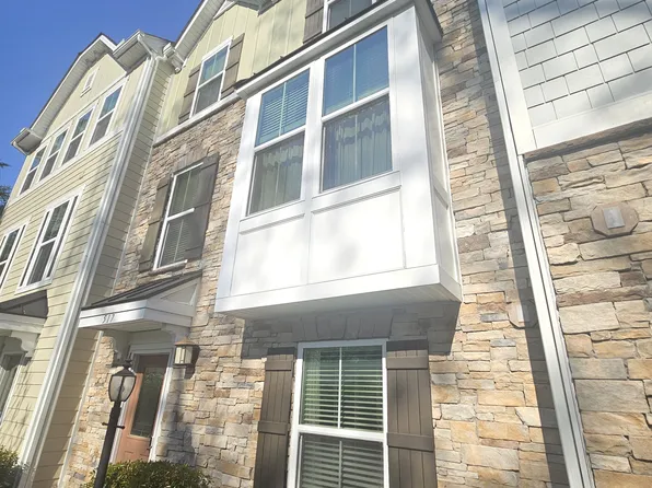 517 Elmo Trower Ln, Virginia Beach, VA