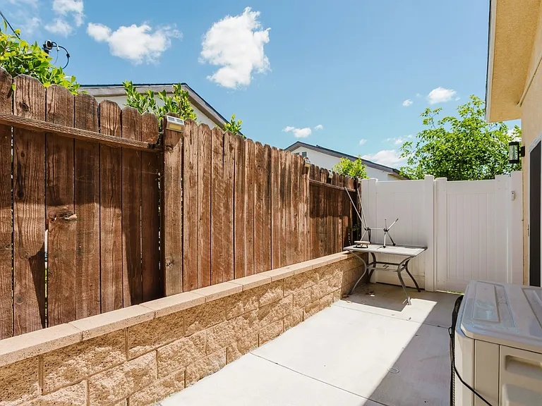 16713 Devonshire St — Photo 30