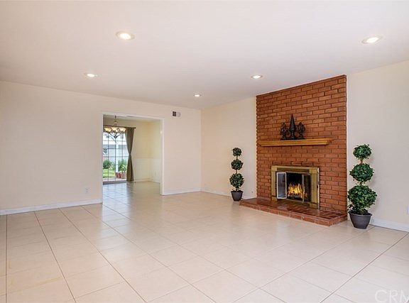 4th image of 9321 Greenwich Ln