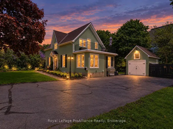 195 Maclellan Ave, Quinte West, ON K8V 5J5