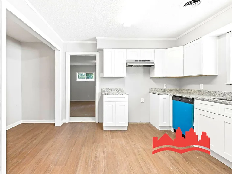 297 Eastview St — Photo 9