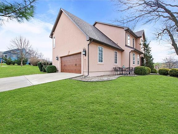 3rd image of 2800 SW Twincreek Ct