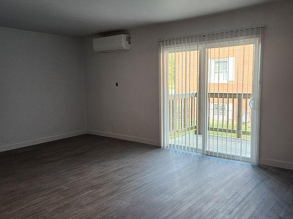 2nd image of 4133 Laramie Ln #1