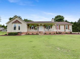 417 Lake Cir, Columbia, TN 38401