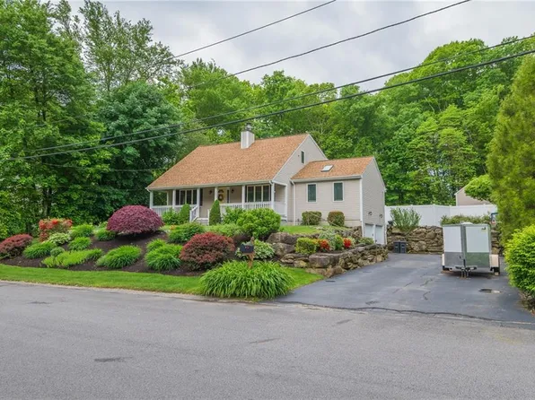 25 Oak Hill Dr, Johnston, RI 02919