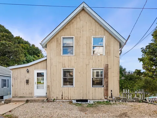 7 Springfield St, Gloucester, MA 01930