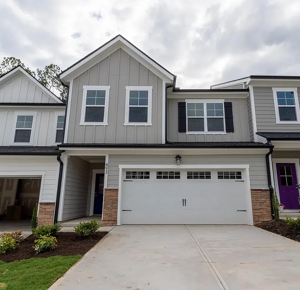 3 bed, 2.5 bath, 2260 sqft, $2,300 — Photo 1