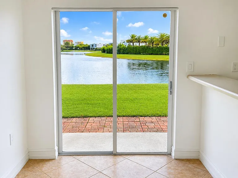 180 Riviera Cir #30-5 — Photo 3