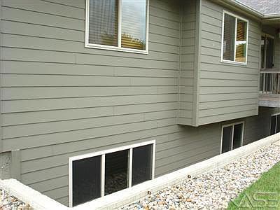 3rd image of 302 S Emmett Trl
