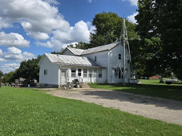 9220 E McCallum St, Montgomery, MI 49255