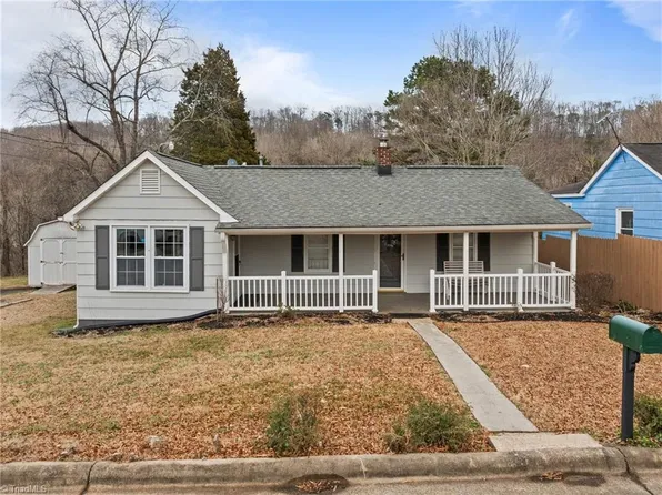 321 N 1st Ave, Mayodan, NC 27027