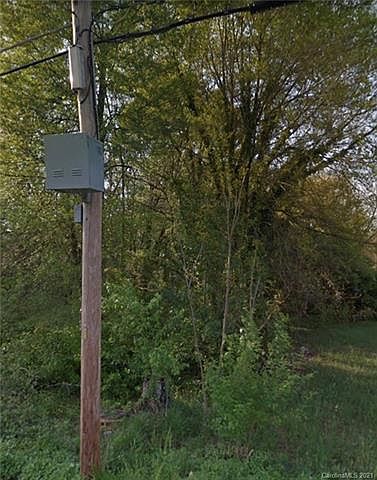 2nd image of 611 Gardner St