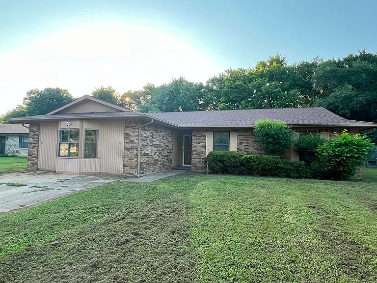 1812 Quail Run — Photo 1