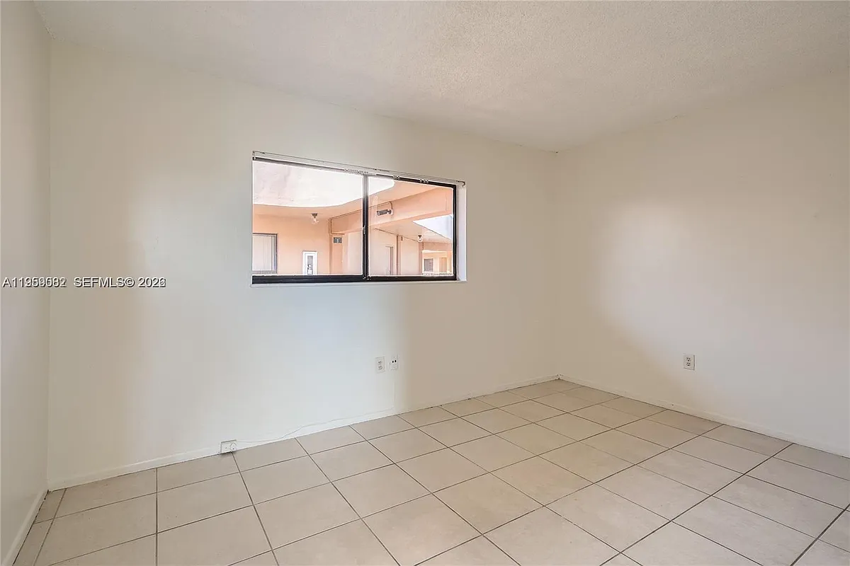 Building Photo - 8600 SW 133rd Avenue Rd #422