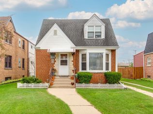 7523 W Cleveland St, Niles, IL 60714