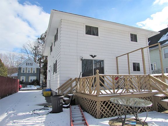 3rd image of 86 Mary St